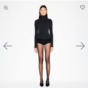 SKIMS Black Long Sleeve turtleneck XS